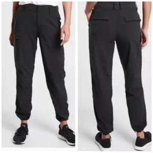 Athleta Trekkie Utility Cargo Pant 657594 in Black Size 2
